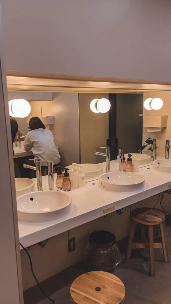 Piece hostel bathroom