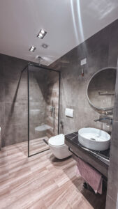 Turquoise beaches and beachfront hotel in Ksamil, Albania